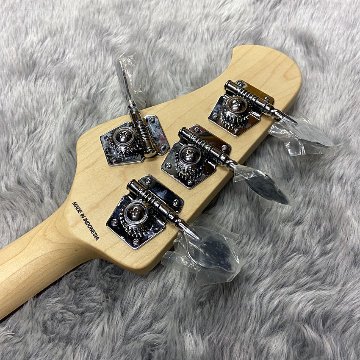Sterling by MUSIC MAN エレキベース Ray4 Walnut Satin スティングレイの画像