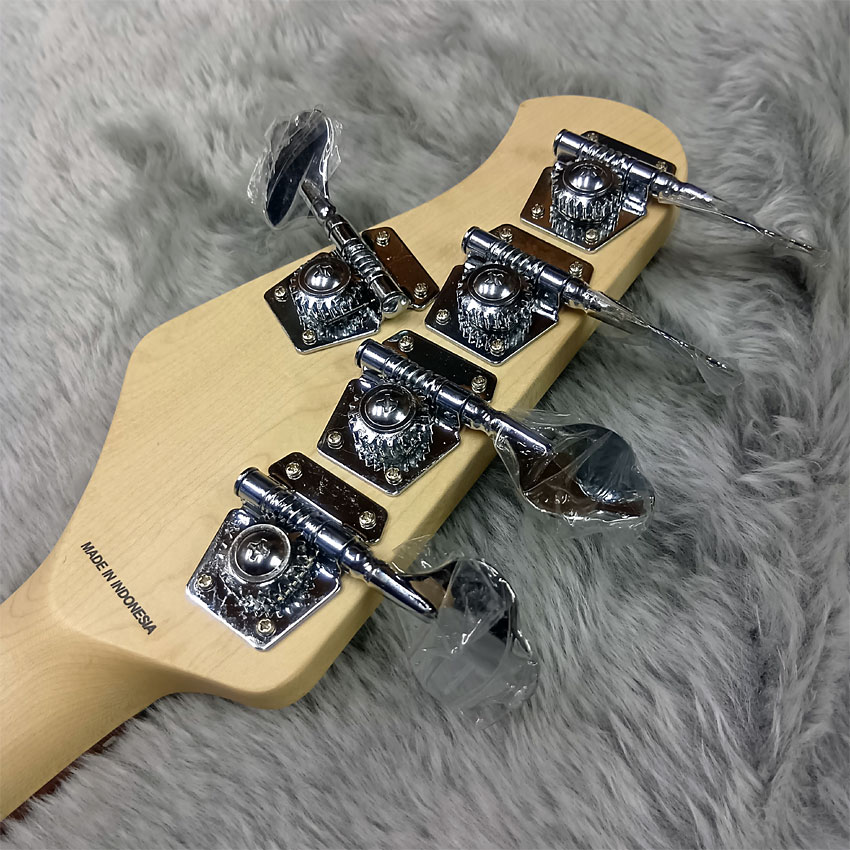 Sterling by MUSIC MAN エレキベース Ray5 Walnut Satin 5弦ベース スティングレイ スターリンの画像