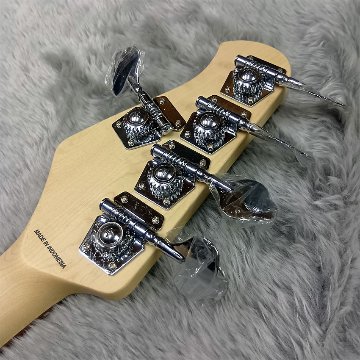 Sterling by MUSIC MAN エレキベース Ray5 Walnut Satin 5弦ベース スティングレイ スターリンの画像