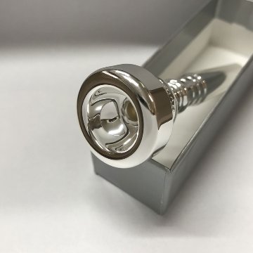 Schilke シルキー トランペット用 マウスピース MOST 4 モスト シリーズ SP 銀メッキ カラビナ付き マウスピースポーチセット 初心者から上級者までおすすめの画像