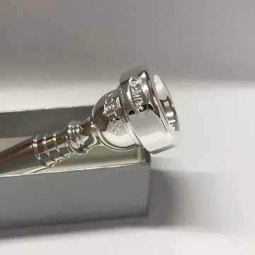 Schilke シルキー トランペット用 マウスピース MOST 3 モスト シリーズ SP 銀メッキ シンプルな3本収納用マウスピースポーチ付き 初心者から上級者までおすすめの画像