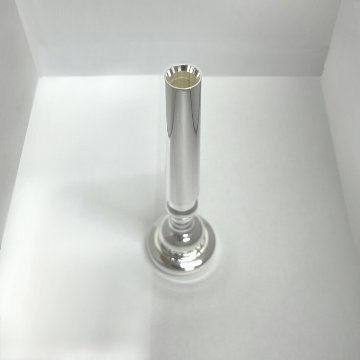 Schilke シルキー トランペット用 マウスピース 6A4Z Zシリーズ 2本収納可能なマウスピースポーチ付き リード奏者向け SP 銀メッキの画像