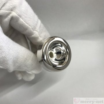 YAMAHA ヤマハ トランペット マウスピース TR-11 シルバー 銀メッキ スタンダードシリーズ ケースやカバンに取り付け可能 カラビナ付きマウスピースポーチの画像