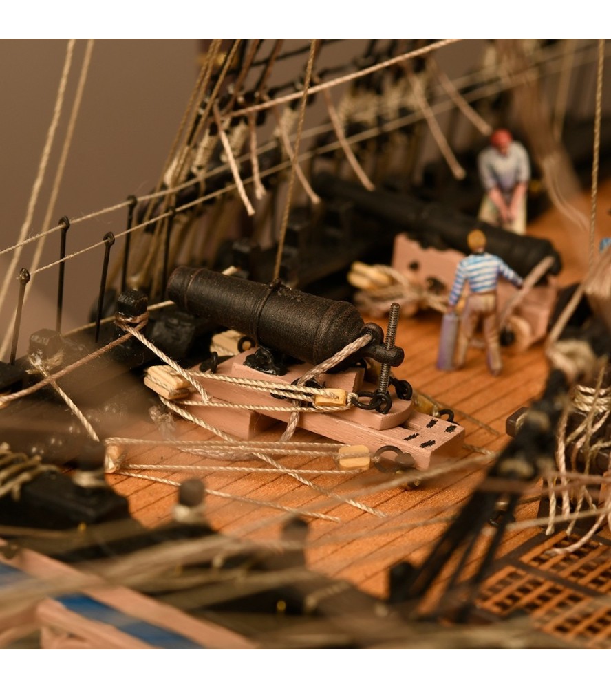 HMSビクトリーの画像