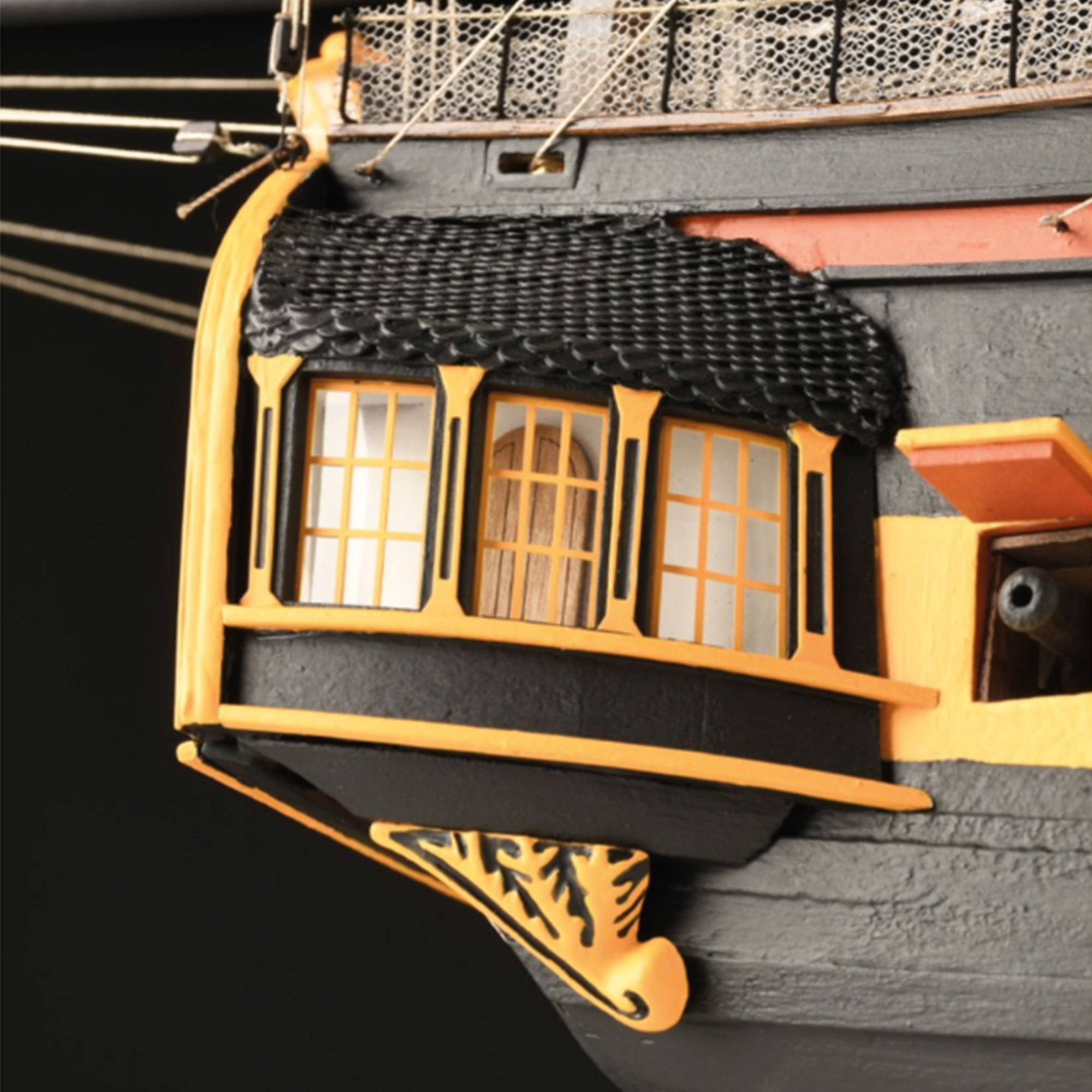 HMS サプライズの画像