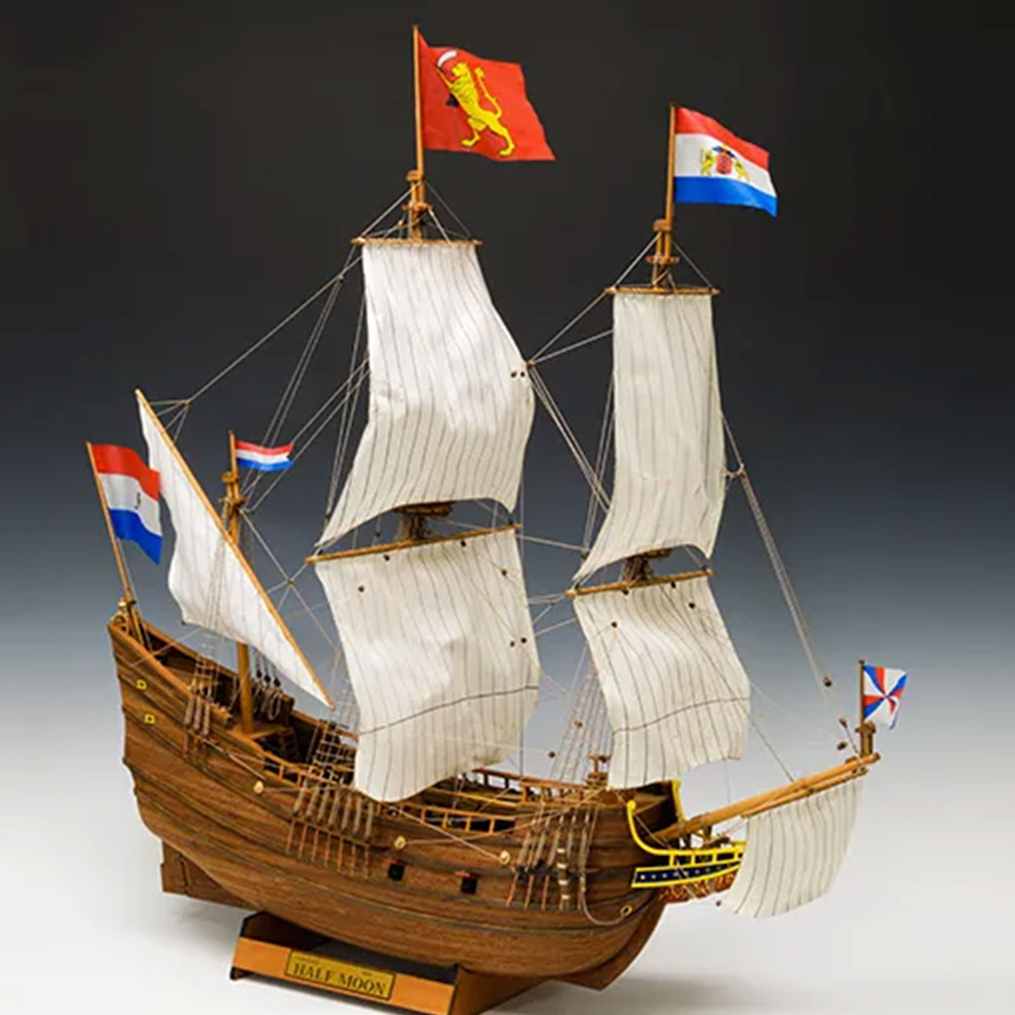 ハーフムーン1/40の画像