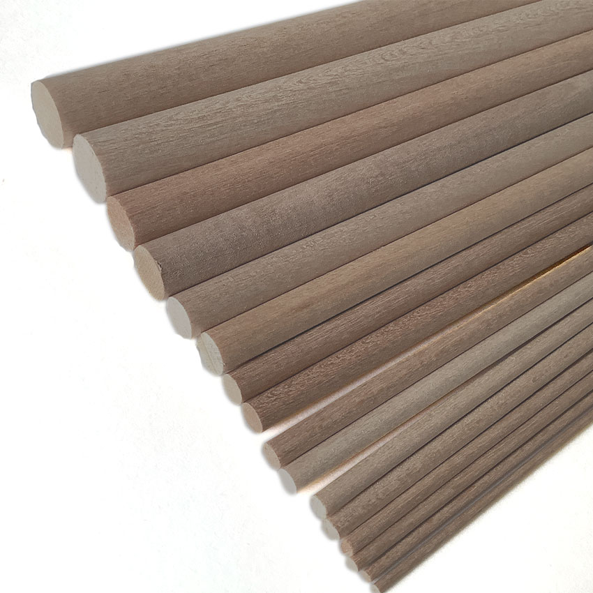 ウオールナット丸棒10mm（長さ950mm）の画像