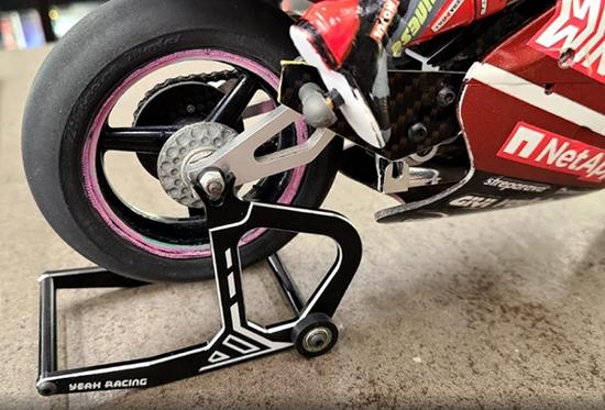 YeahRacing KYMC-001BK 京商 1/8 バイク用 アルミスタンド ブラックの画像