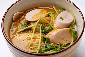長生き魚肉ソーセージのカレー春雨スープ