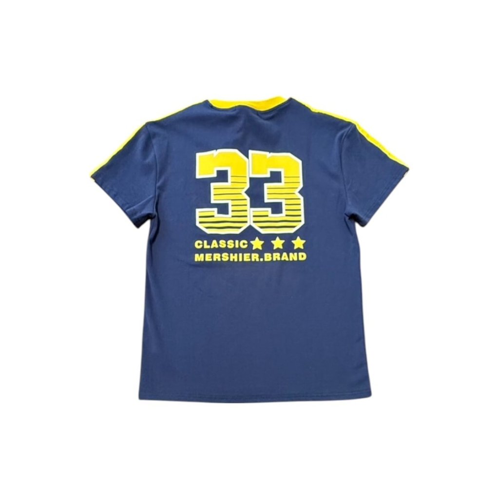 ロゴ入りTシャツの画像