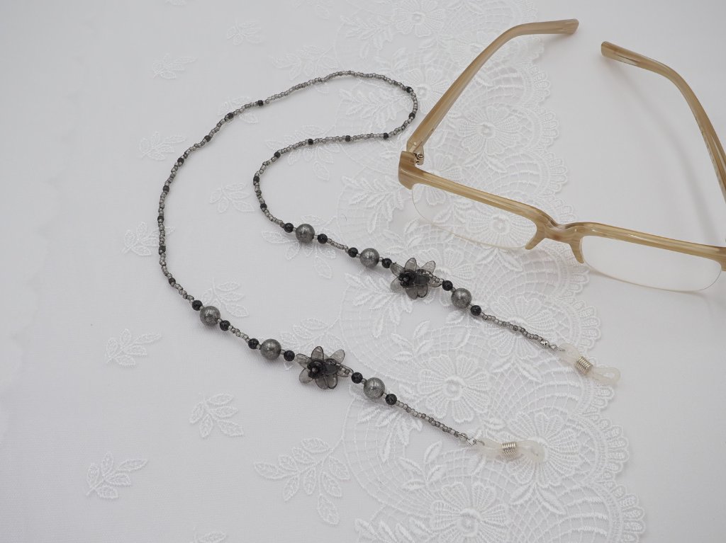 和墨ビーズキット　ブラックフラワーメガネコードの画像