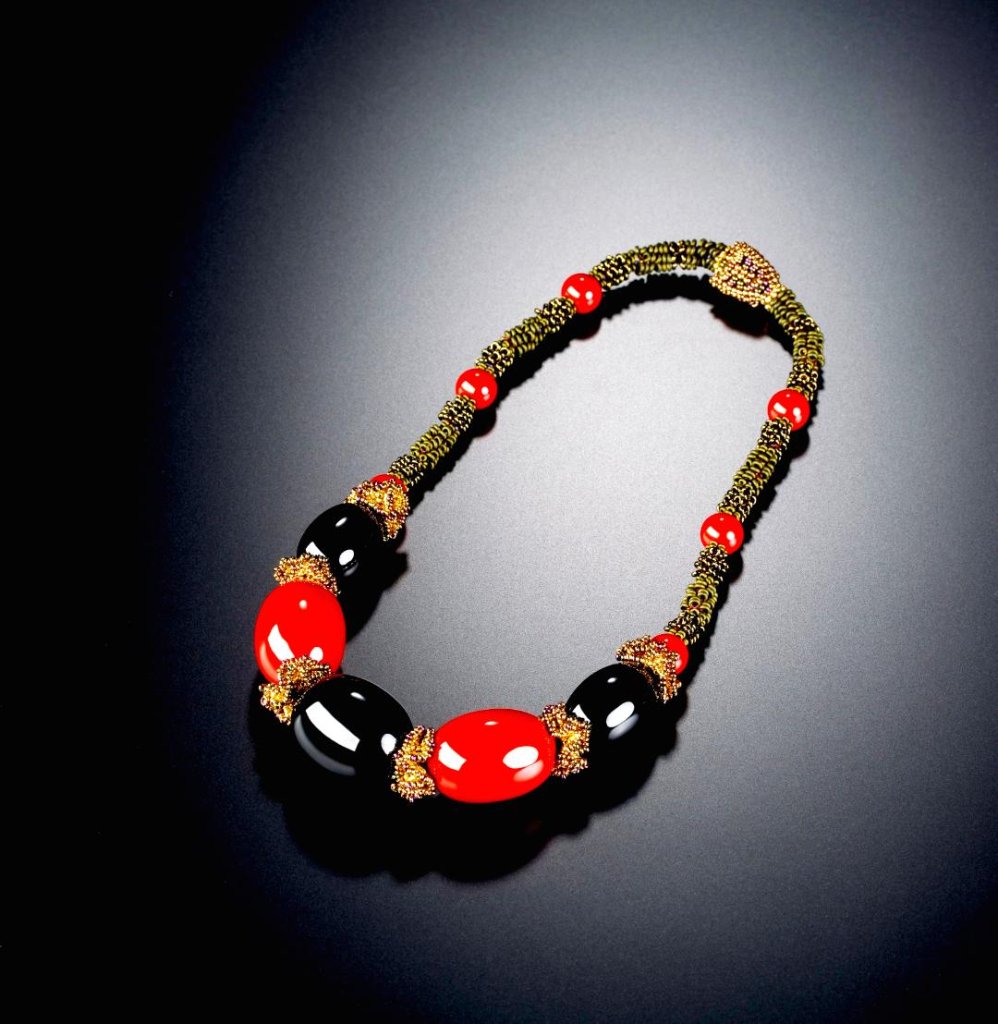 輪島の漆　朱・黒ポッドネックレスの画像