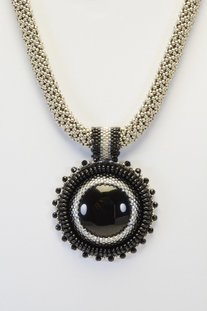 輪島の漆　漆黒フレーミングネックレスの画像