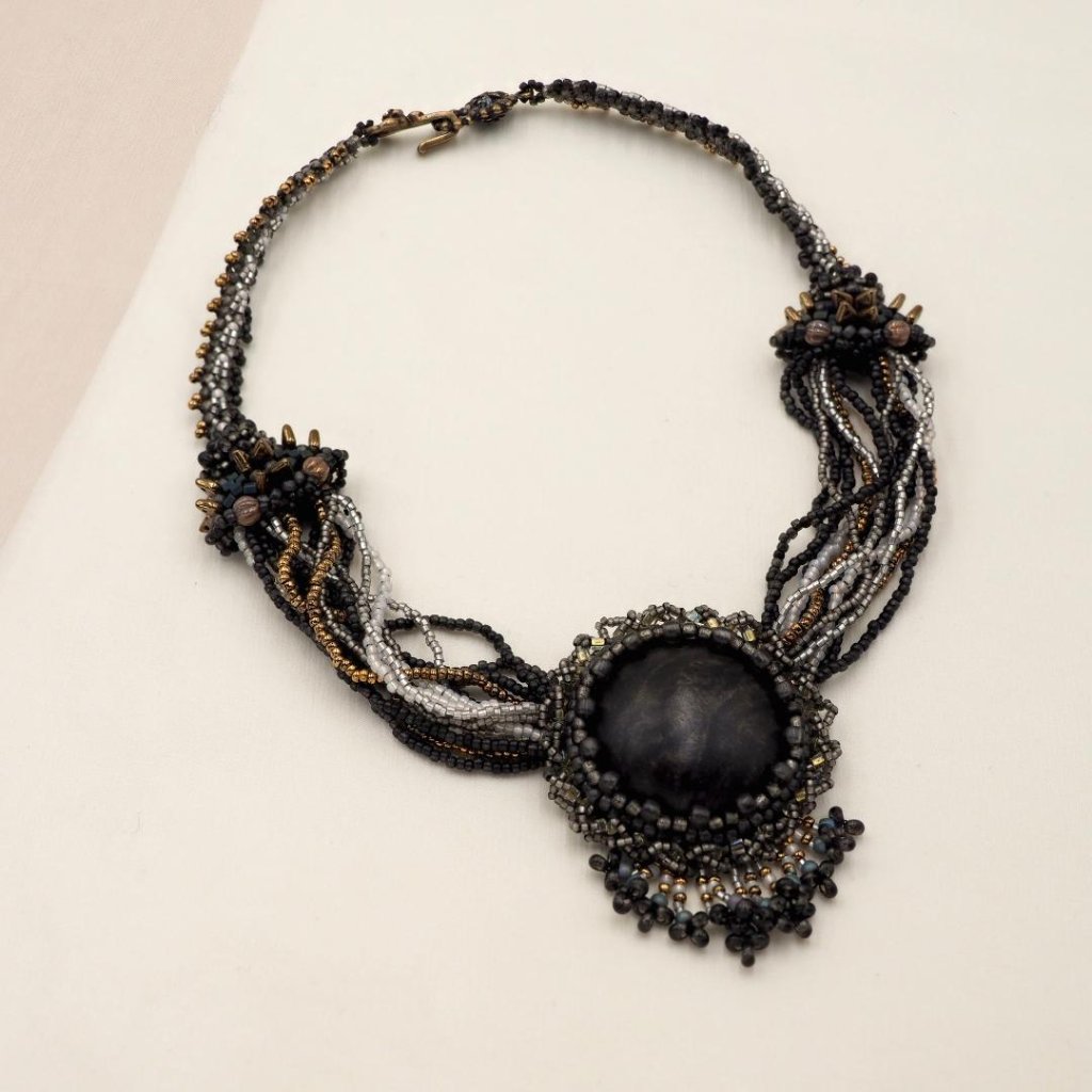 和墨染　楓カボションネックレスの画像