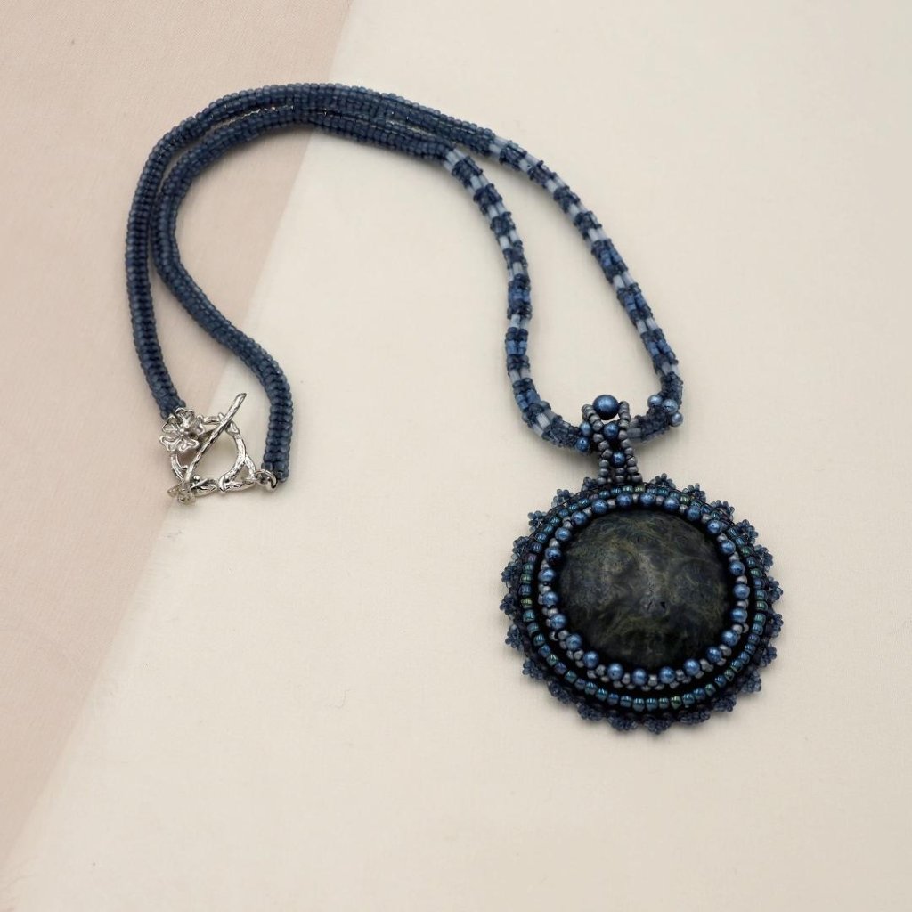 藍染銘木　楓瘤カボションネックレスの画像