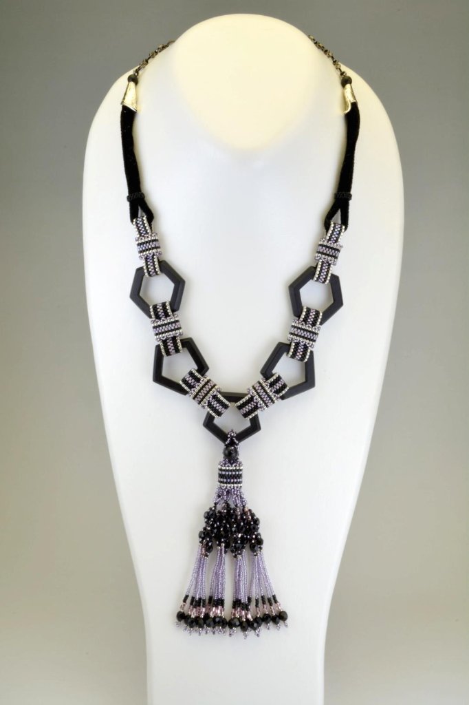 銘木　黒檀ペンタゴンネックレスの画像