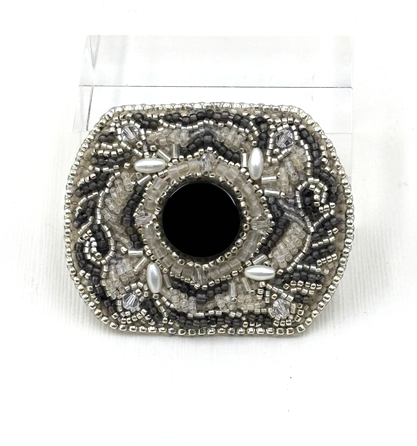 輪島の漆ブローチ漆黒の画像