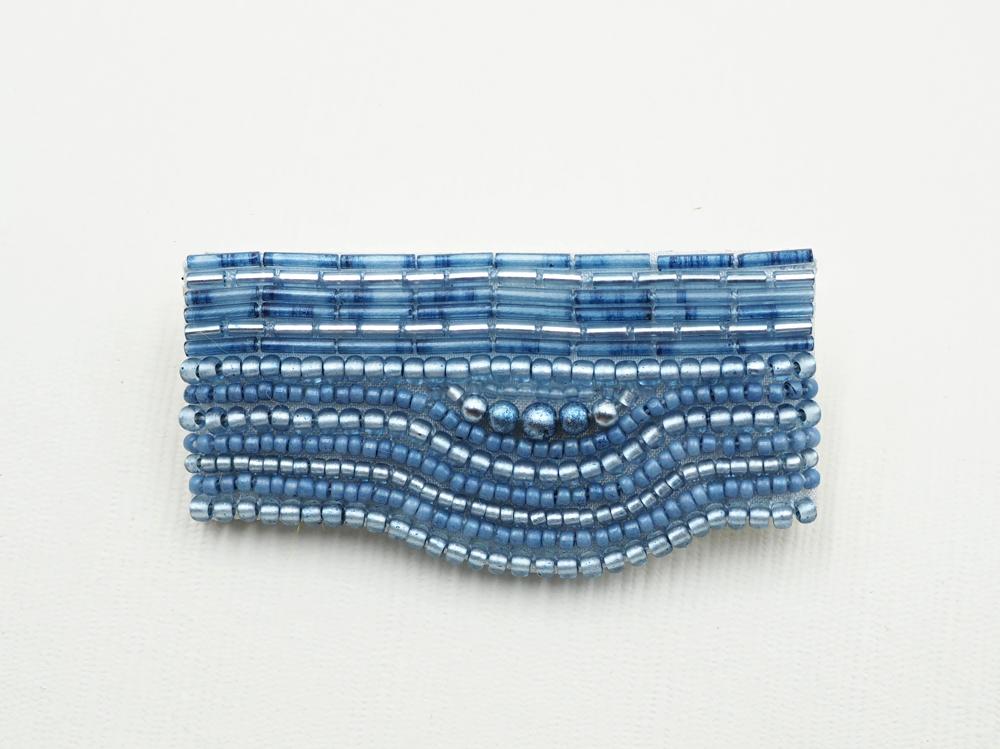 すくも藍ビーズブローチAA-503の画像