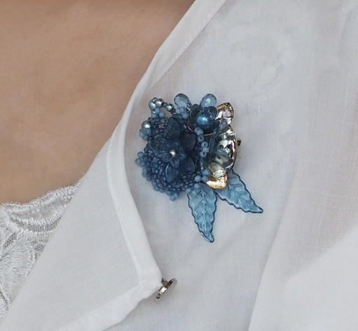 藍ビーズキット　「プチブーケのブローチ」の画像