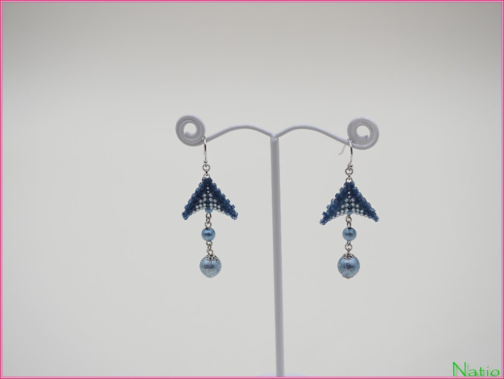 藍ビーズキット　「藍のﾋﾟｱｽｾｰｼﾞ」　ピアスの画像