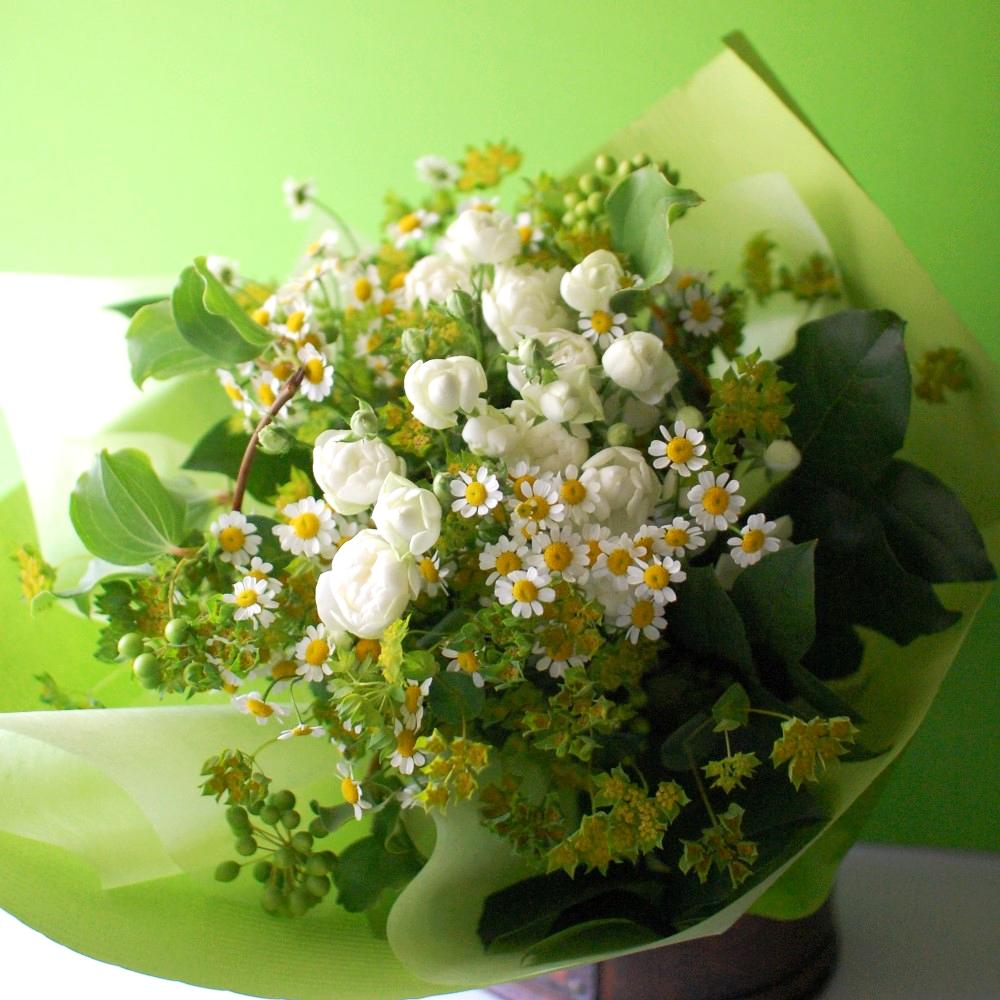 季節のお花をたっぷりと＊生花【お任せ】花束（ブーケ）　5000の画像