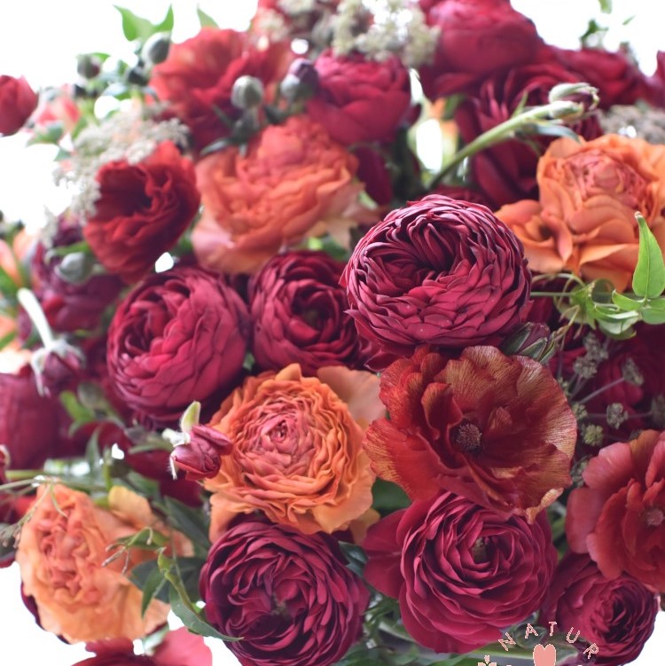 季節のお花をたっぷりと＊生花【お任せ】アレンジ 20000～　金額指定可能の画像