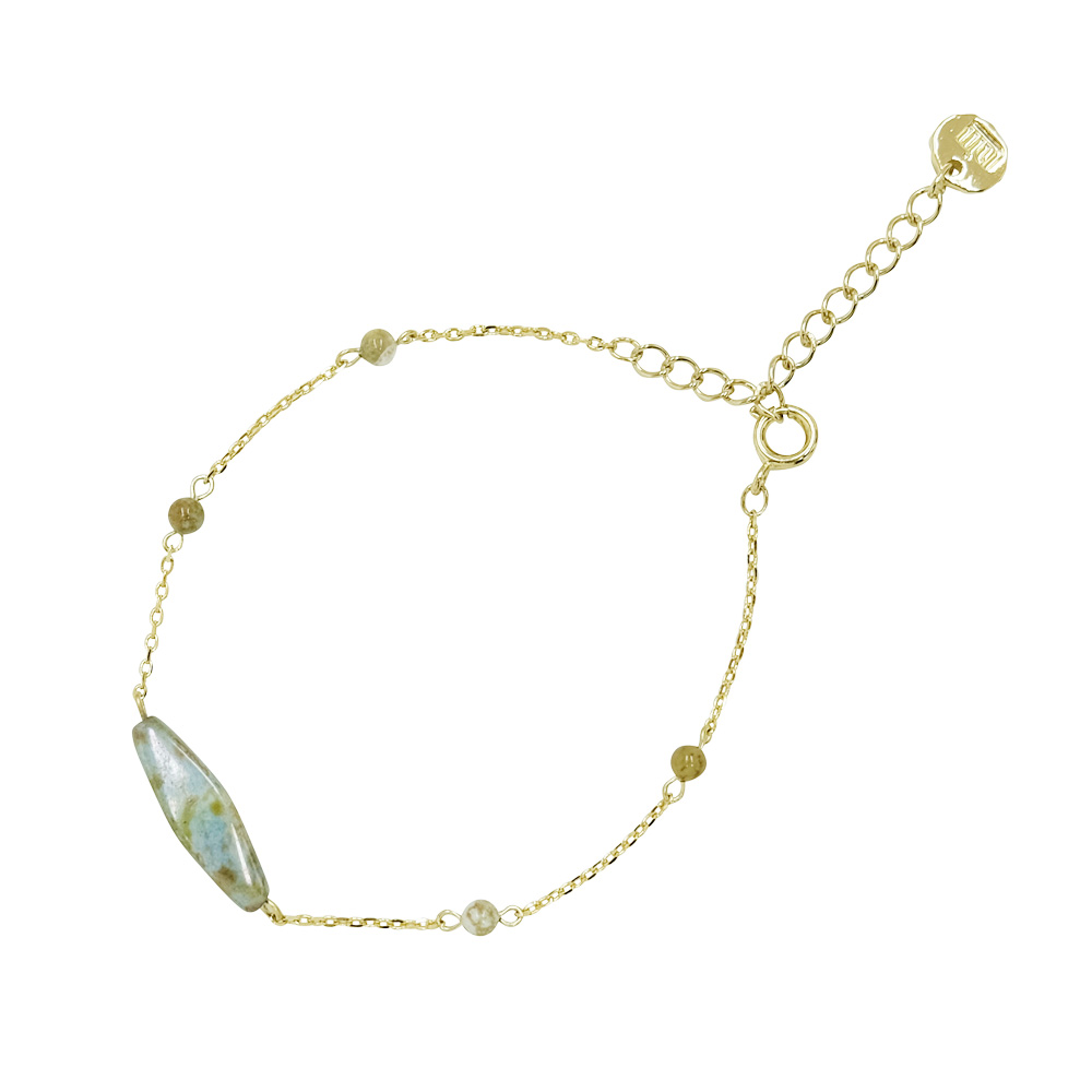 アンティークグリーンのチェコビーズに同色系のジャスパーを組合せたキレイめ系ブレスレットの画像