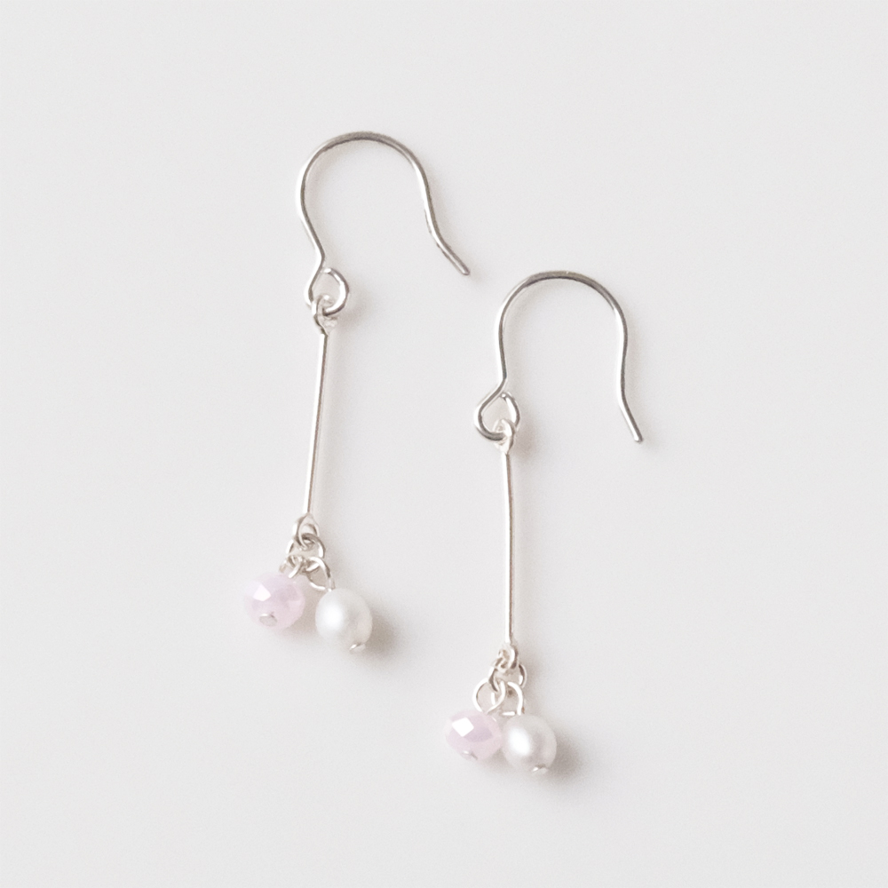 淡水パールとピンクのカットビーズ優しく揺れるSILVER925ピアスの画像