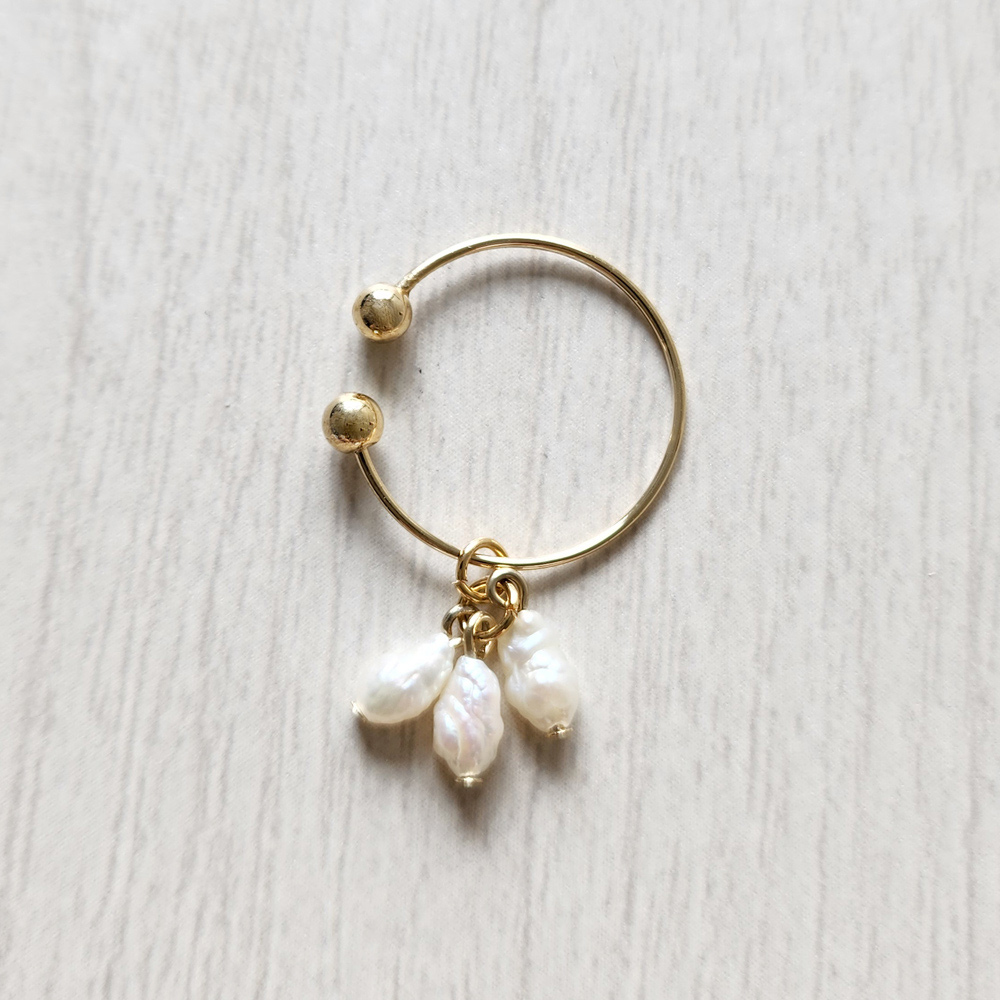 ライスパールをセットしたイヤカフの画像