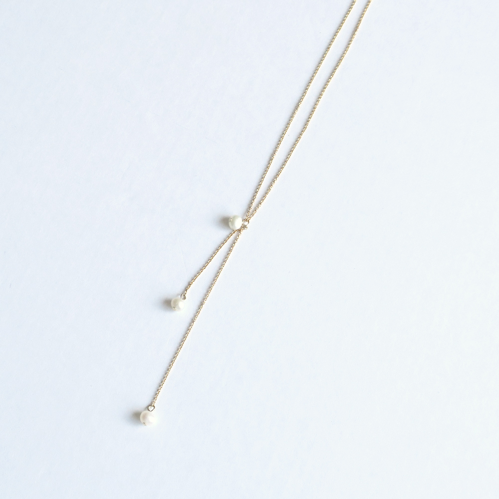 長さが違うチェーンに淡水パールをセットしたネックレスの画像