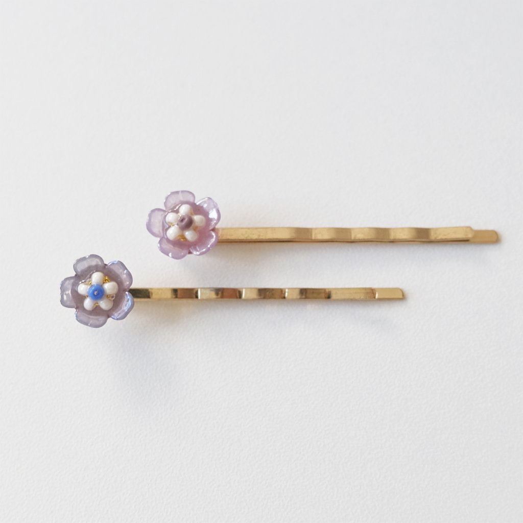 ビーズがアクセントのヘアピンの画像