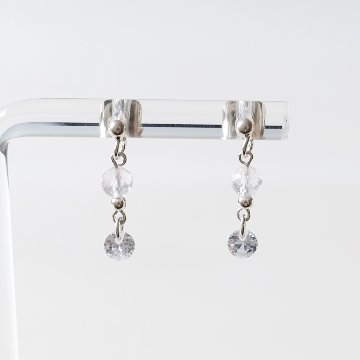 多面カットのローズクォーツとクリアのジルコニアが輝くSILVER925ピアスの画像