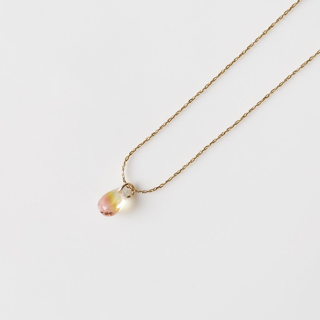 グラデーションガラスのネックレスの画像