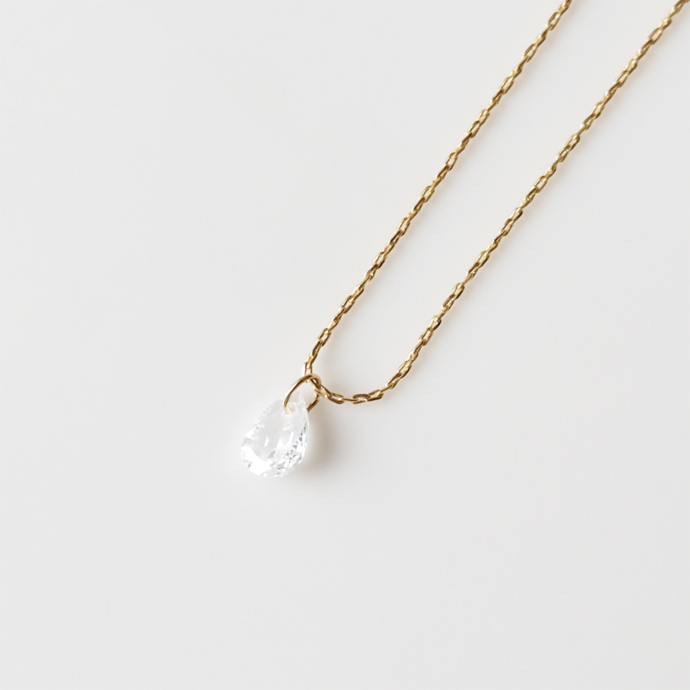 雫型のジルコニアネックレスの画像