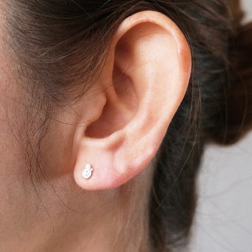 雪だるまモチーフのSILVER925ピアスの画像