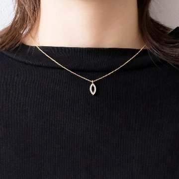 ホースアイのラインストーンネックレスの画像