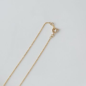 黒のクローバーネックレスの画像