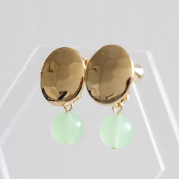 グリーンカルセドニーが涼しげなイヤリングの画像