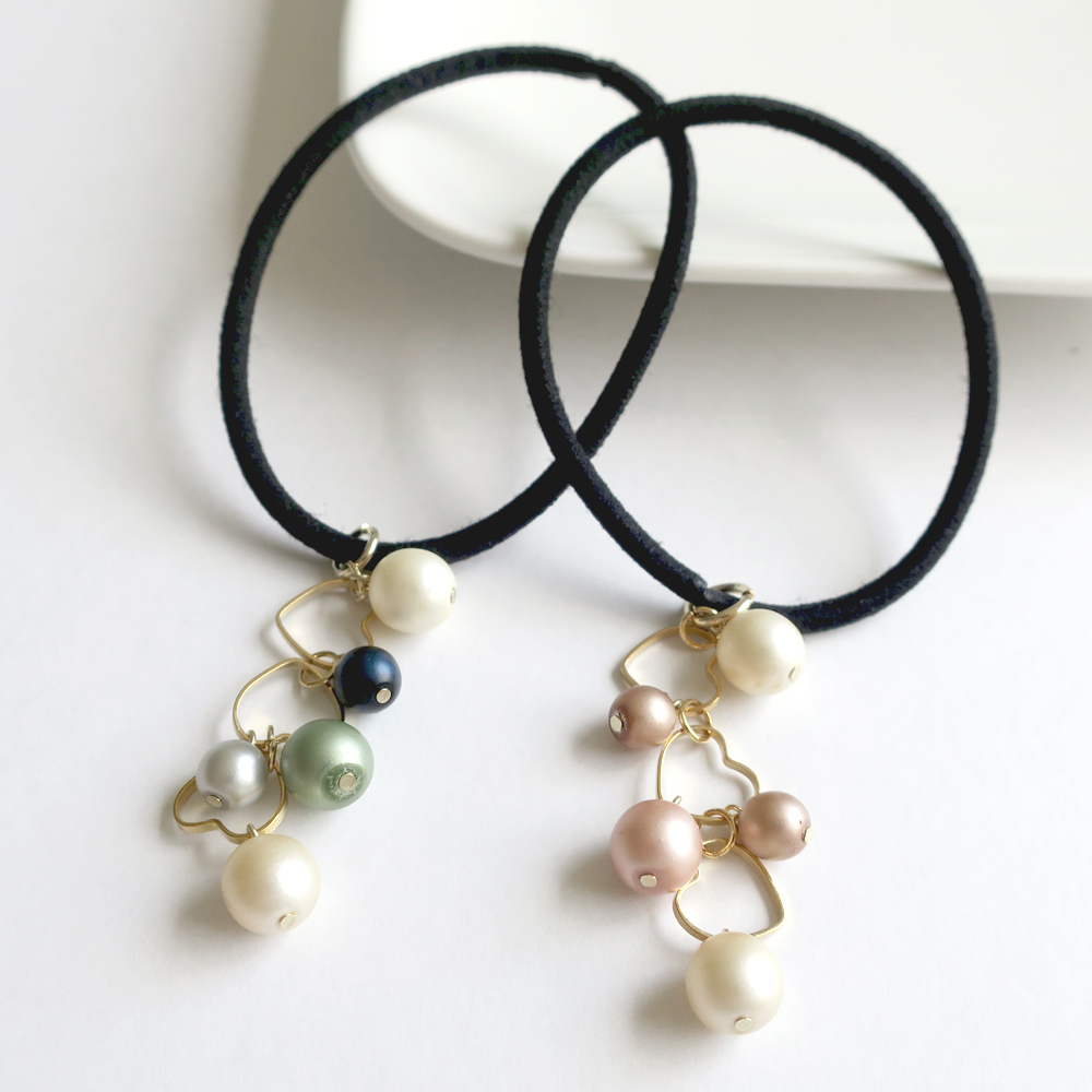 チェコガラスとハートのヘアゴムの画像