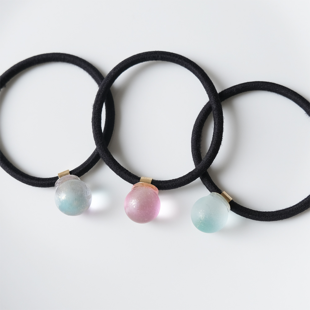 オーロラのガラズ玉ヘアゴムの画像