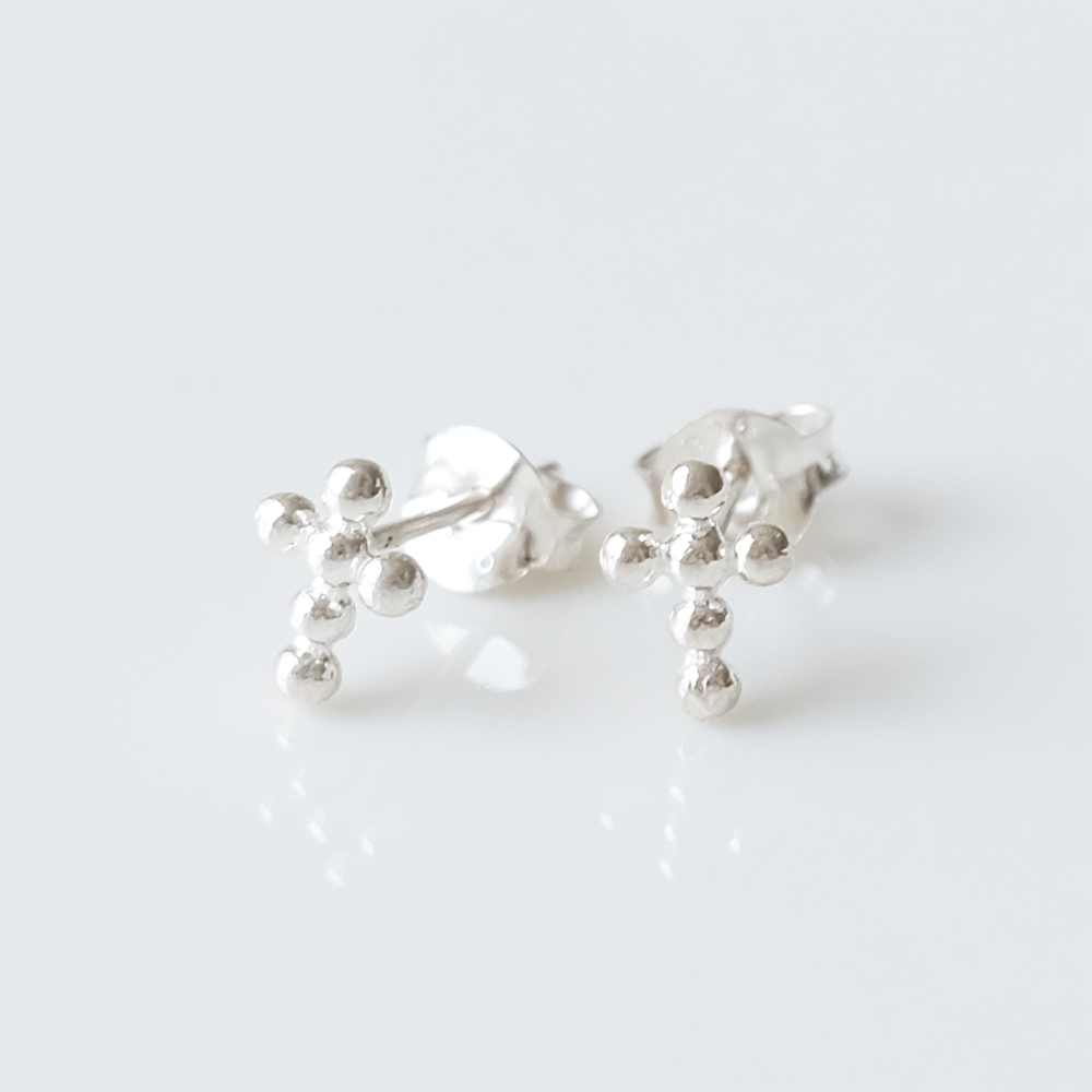 クロスモチーフのSILVER925ピアスの画像