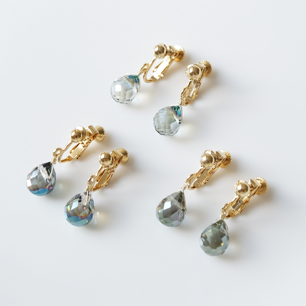 雫の多面カットガラスのシンプルイヤリングの画像