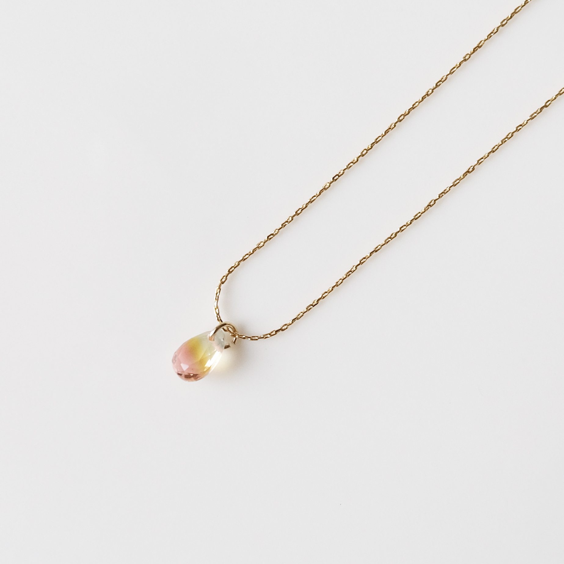 グラデーションガラスのネックレスの画像