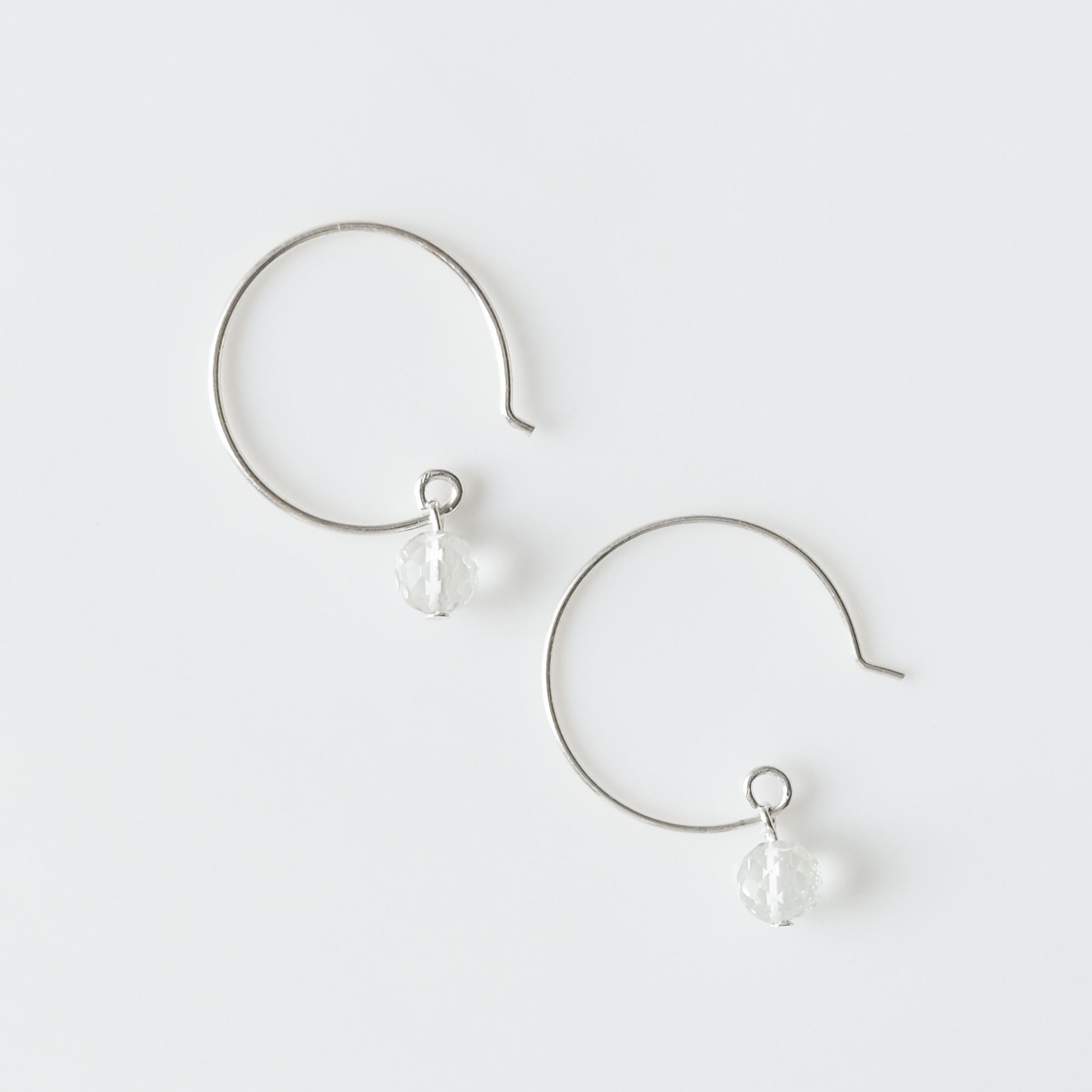 グリーンアメジストが輝くフープSILVER925ピアスの画像