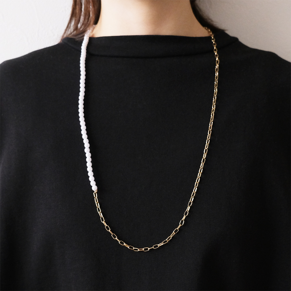 パールとチェーンのロングネックレスの画像