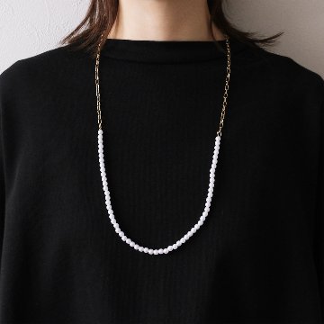 パールとチェーンのロングネックレスの画像