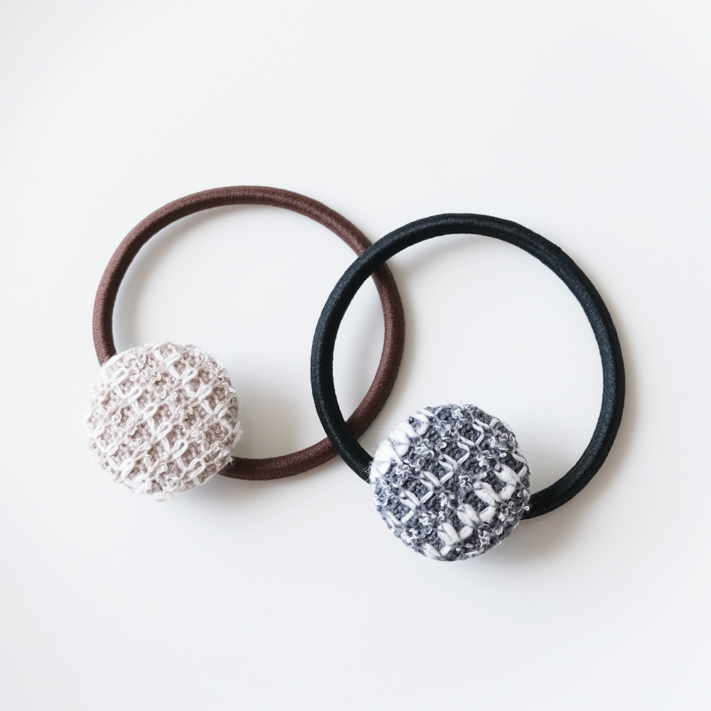 綿麻のくるみボタンのヘアゴムの画像