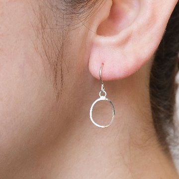 フープのシンプルSILVER925ピアスの画像