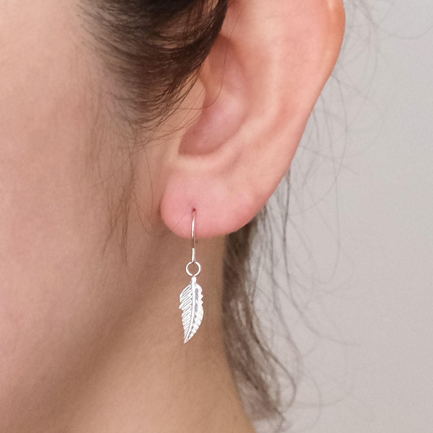 リーフモチーフのSILVER925ピアスの画像