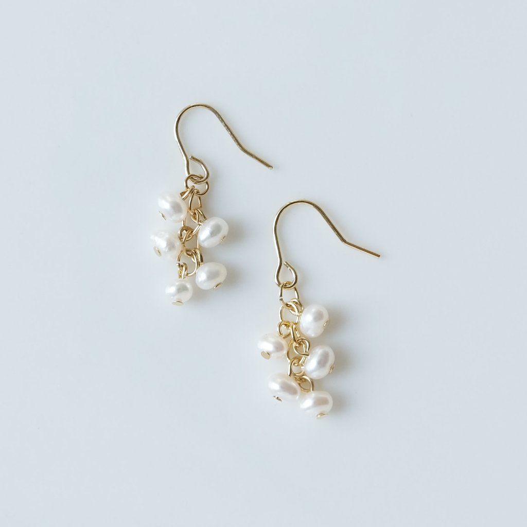 可愛い淡水パールを連ねたピアスの画像